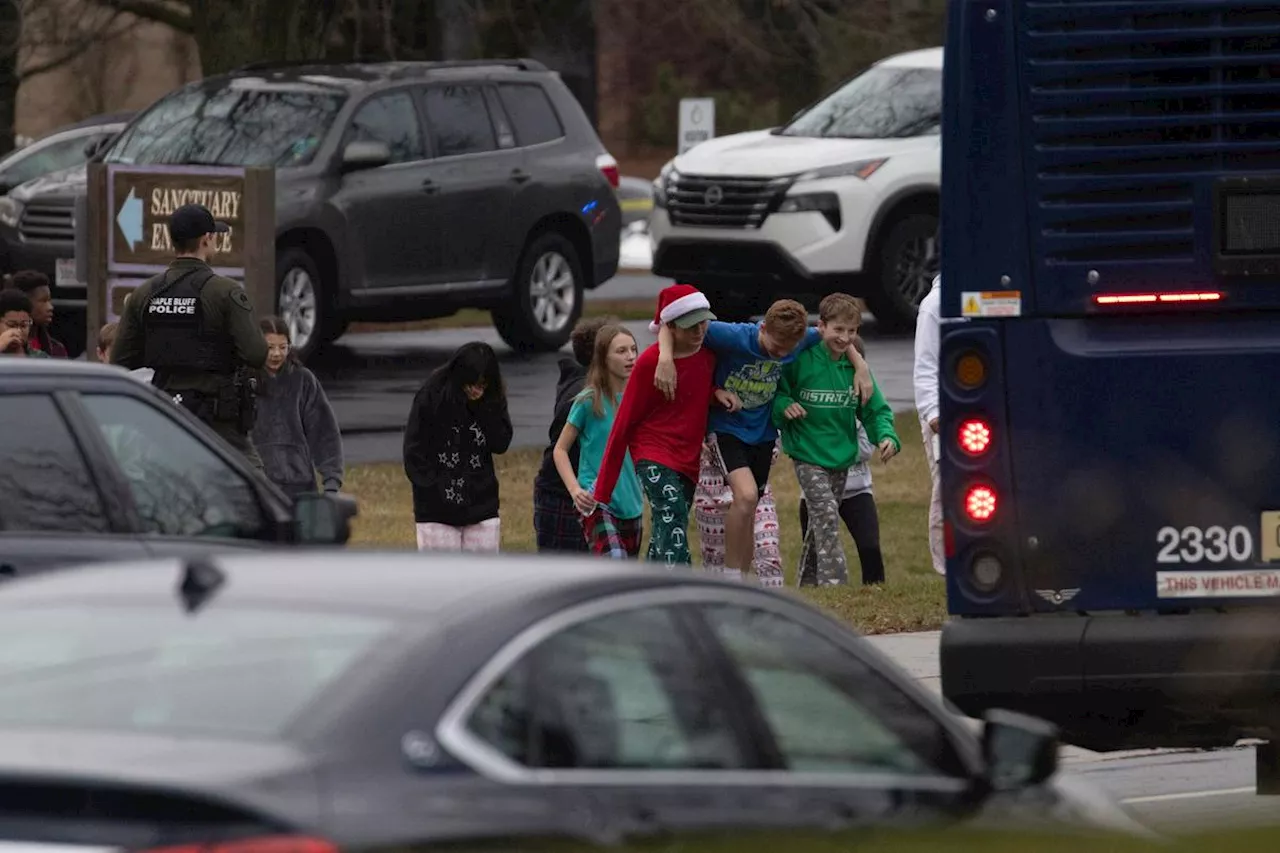 Suspecte, mobile, deux morts, plusieurs blessés… : que sait-on de la fusillade dans une école américaine ?