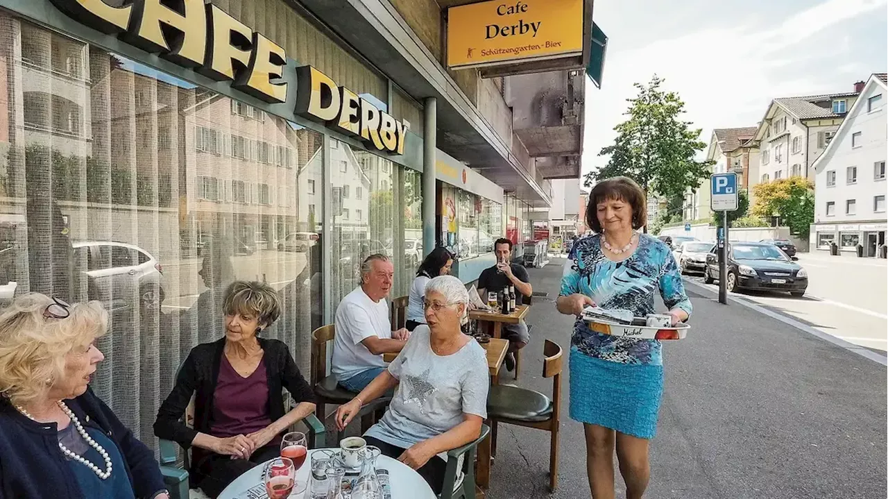 Café Derby an der Langgasse schließt, Weihnachtsauftakt mit Lutz und Antenen