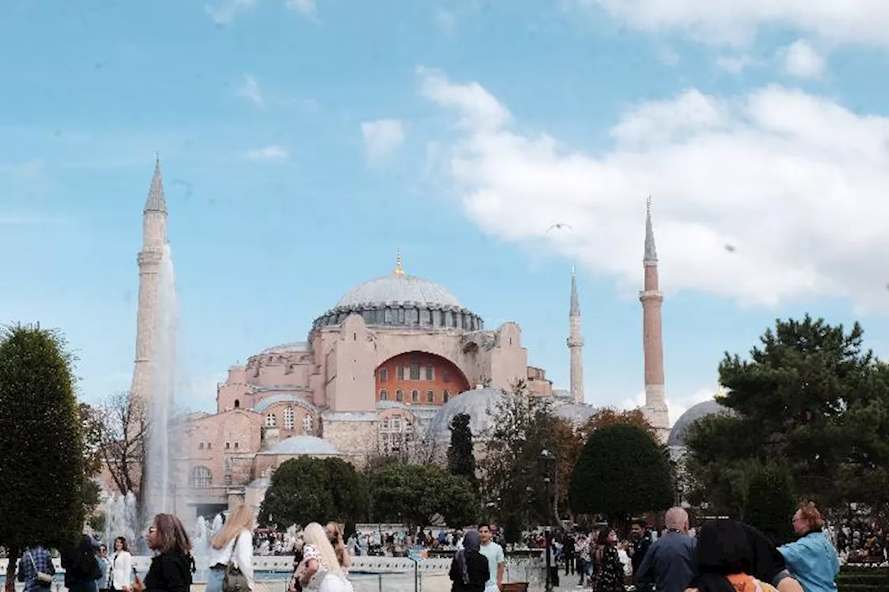 Restorasi Besar-besar, Kubah Hagia Sophia akan Dibongkar