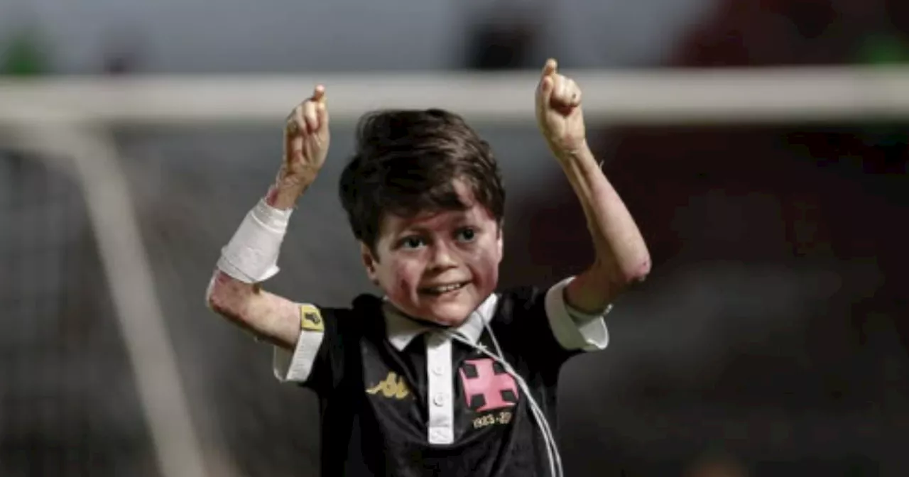 Torcedor do Vasco, Guilherme Gandra, é eleito melhor torcedor do mundo