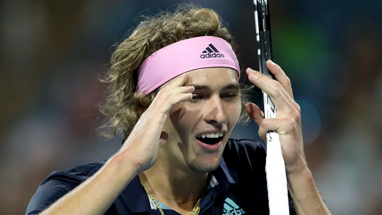 Zverev Extends Winning Streak, Downs Alcaraz at Nitto ATP Finals