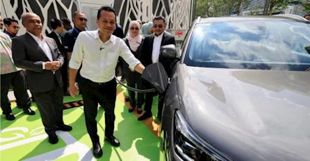 Transition of official govt vehicles to EVs to be in stages