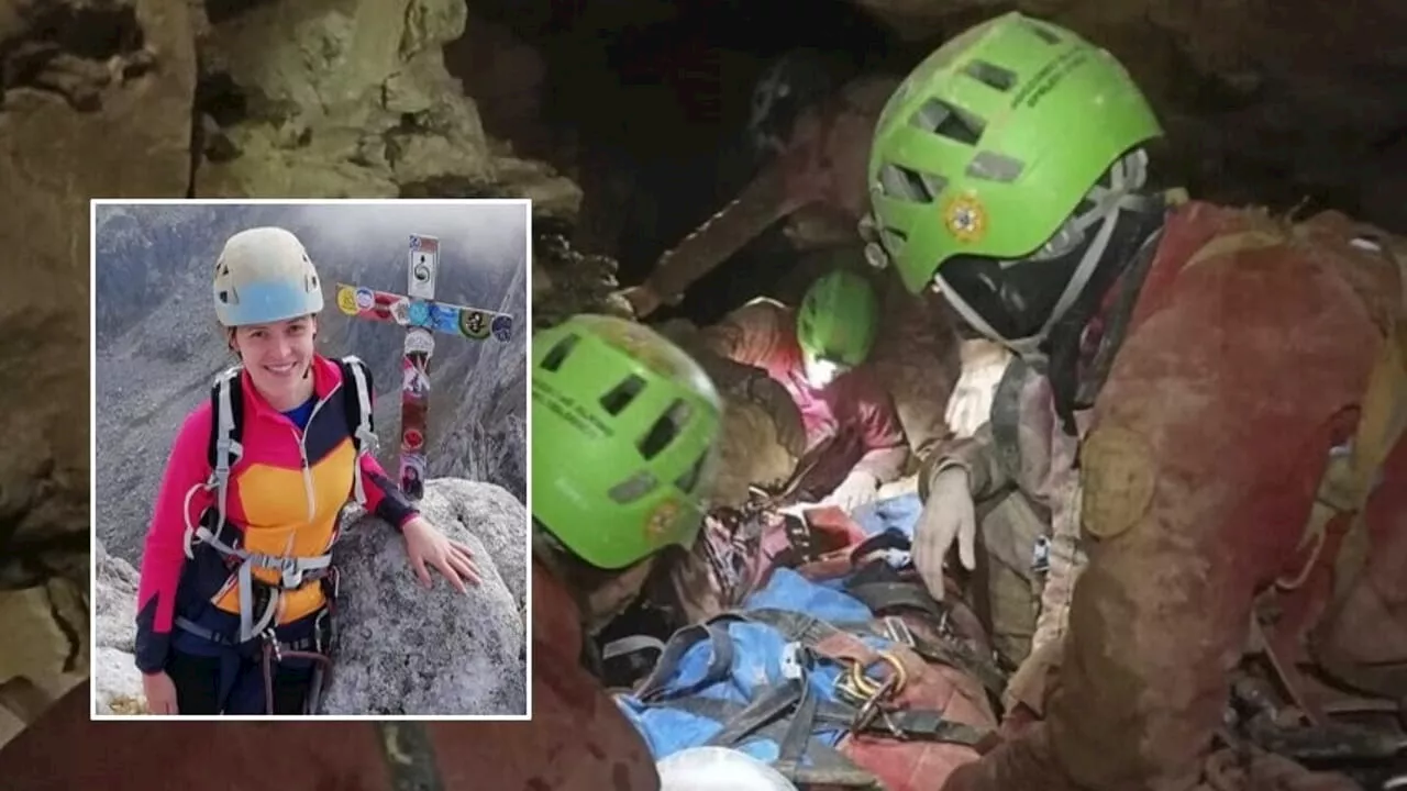 Ottavia Piana in salute dopo la caduta nelle grotte di Abisso Bueno Fonteno