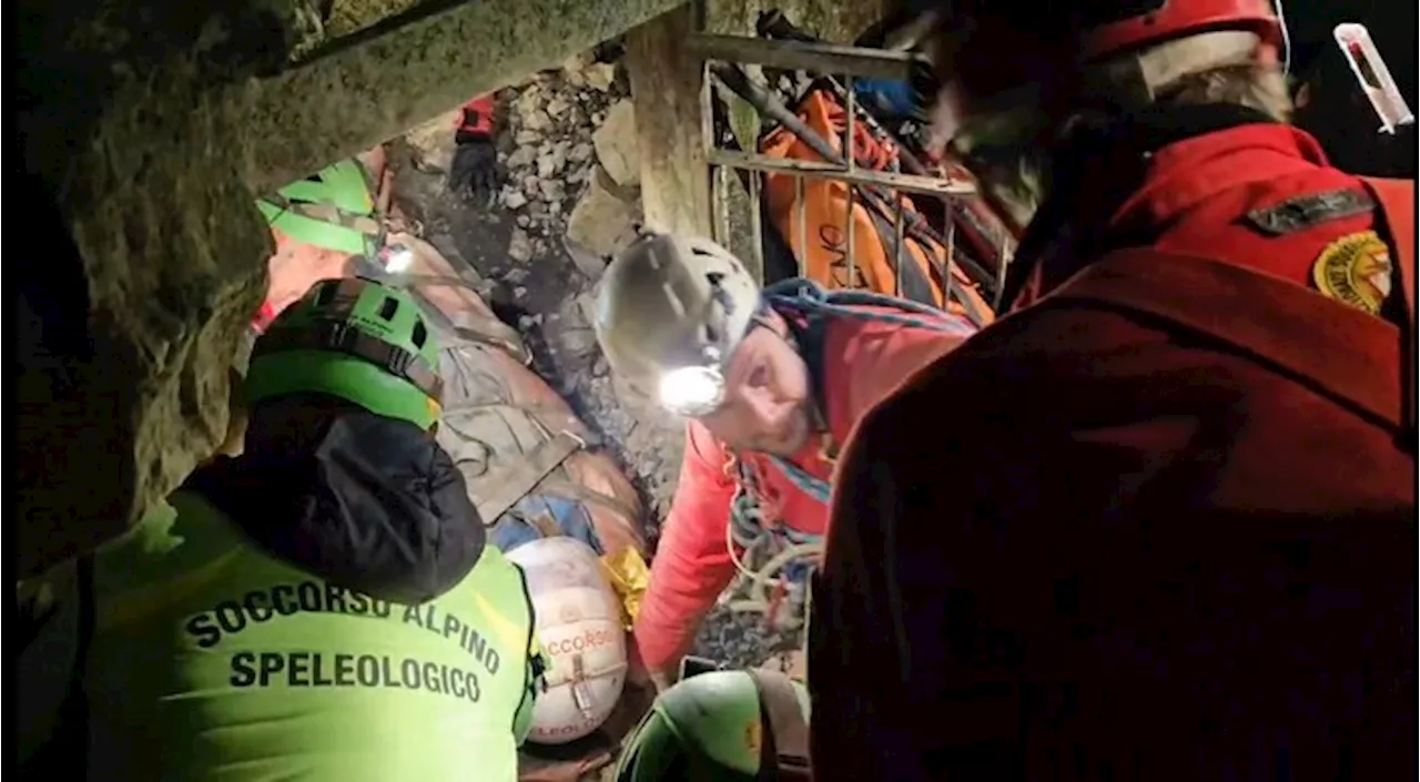 Speleologa Rescued After 80 Hours Trapped in Cave