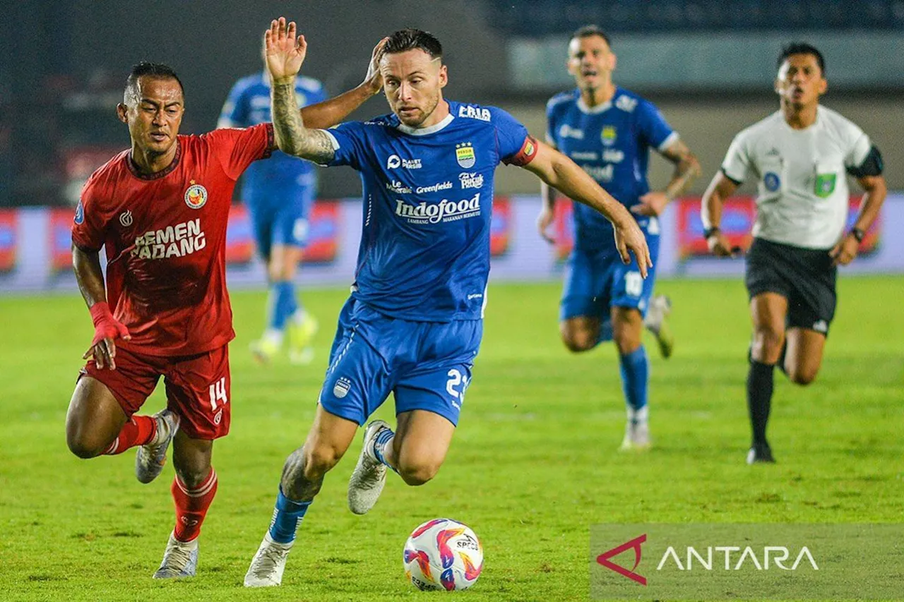 Persib Bandung Tekuk Barito Putera 2-1, Dekati Persebaya