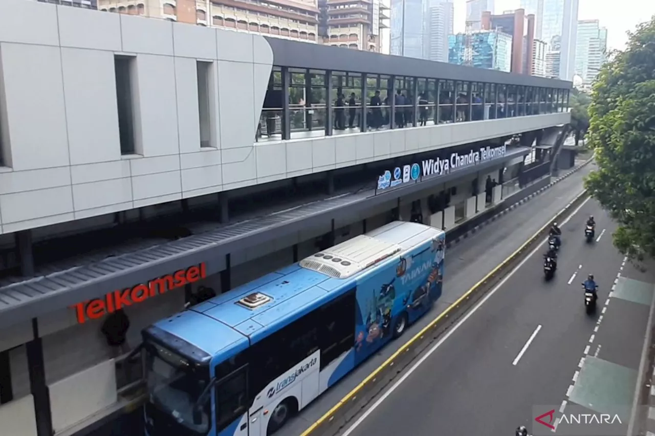 Transjakarta Perpanjang Jam Operasional di Malam Tahun Baru