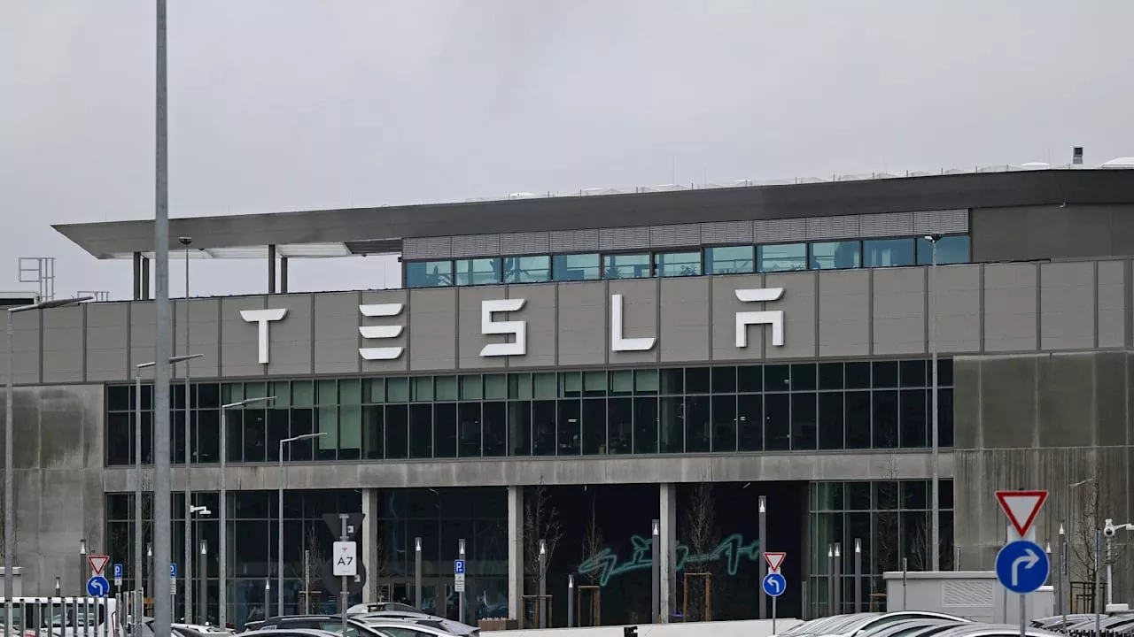 Betriebsrat-Krieg bei Tesla: IG Metall klagt gegen Chefin