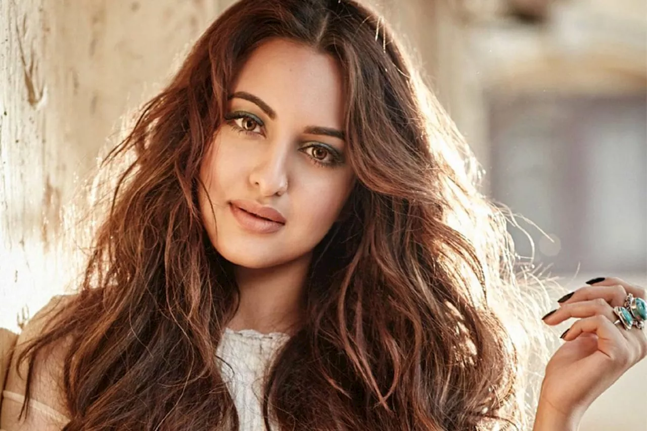 Sonakshi Sinha talks about the actor who refused to work with her, saying “she looked ‘older than him”