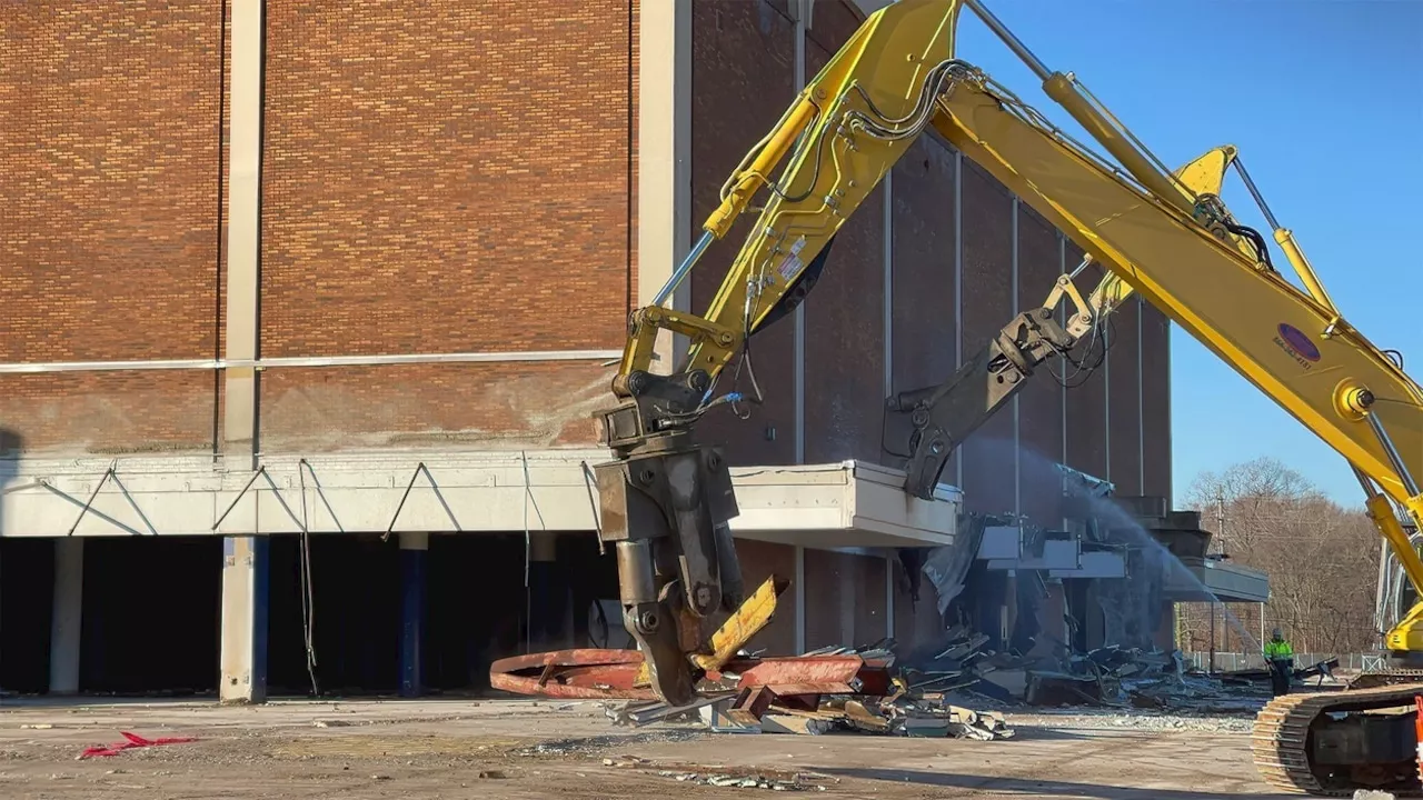 Former Sears building, last standing at old Richmond Town Square mall site, is coming down