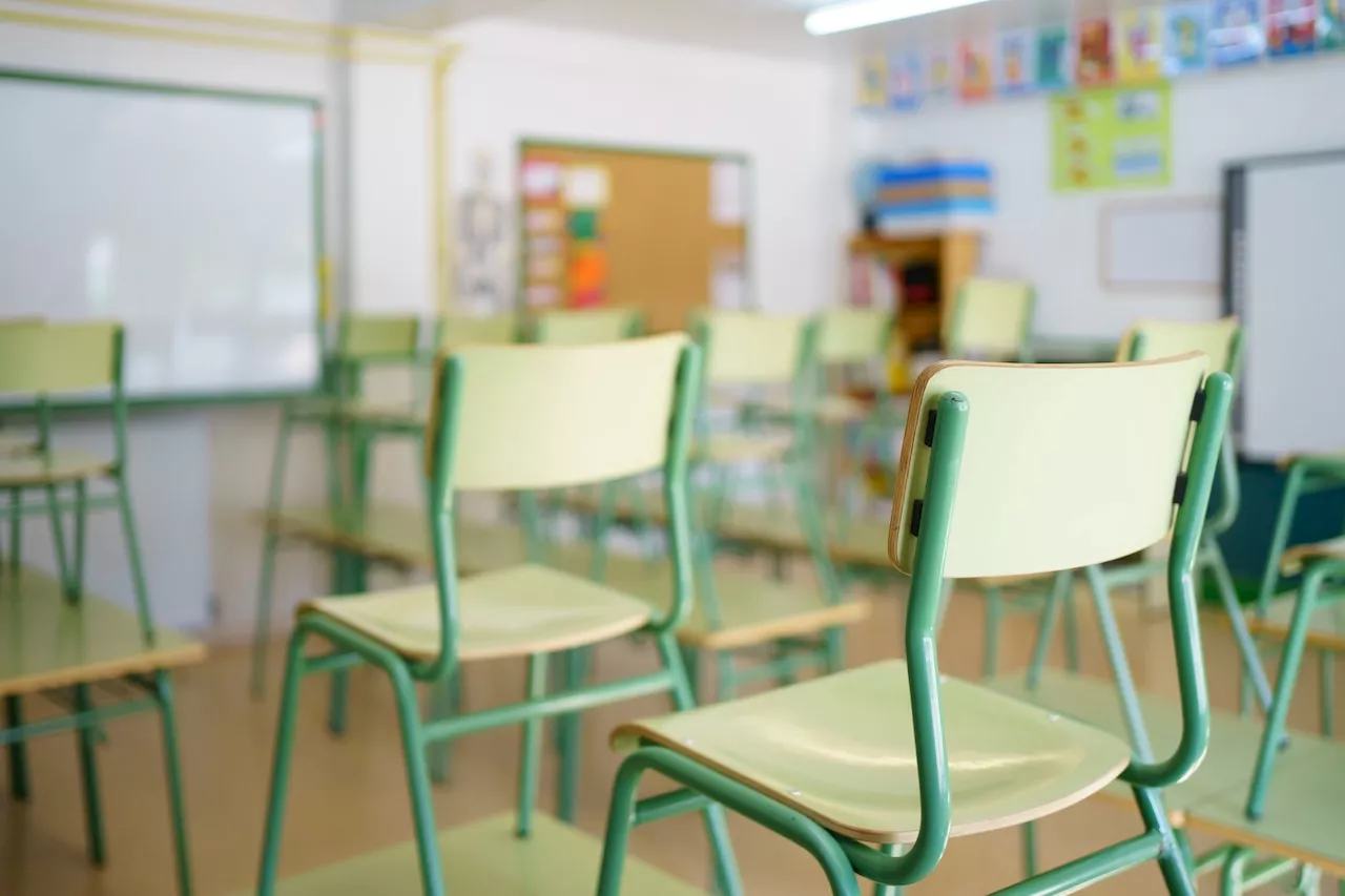 Teacher Suspended After Allegedly Leaving Preschoolers Outside in Cold Weather as Punishment