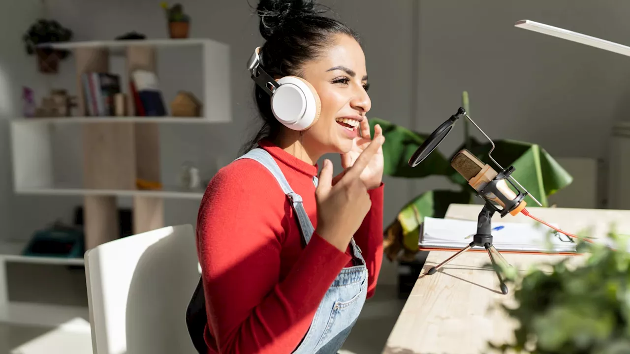 Side Hustle Ideas: Graphic Design, AI Content Creation and Podcasting