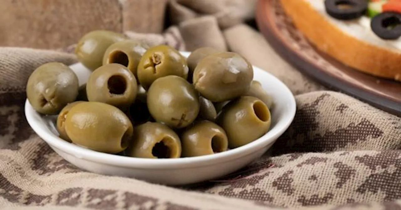 Cuál es la diferencia entre las aceitunas verdes y las negras y qué beneficios tiene