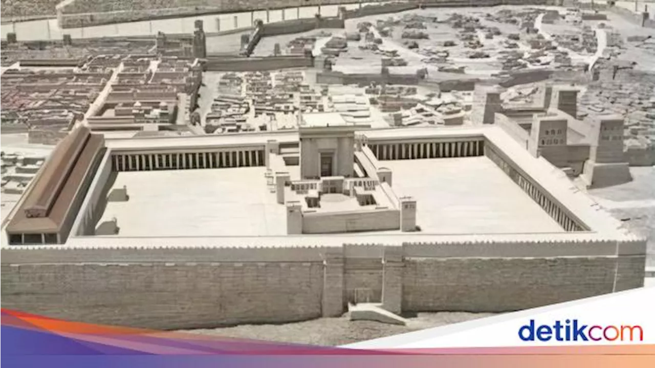 Pemukim Israel Simulasikan Pembangunan Kuil di Reruntuhan Masjid Al Aqsa