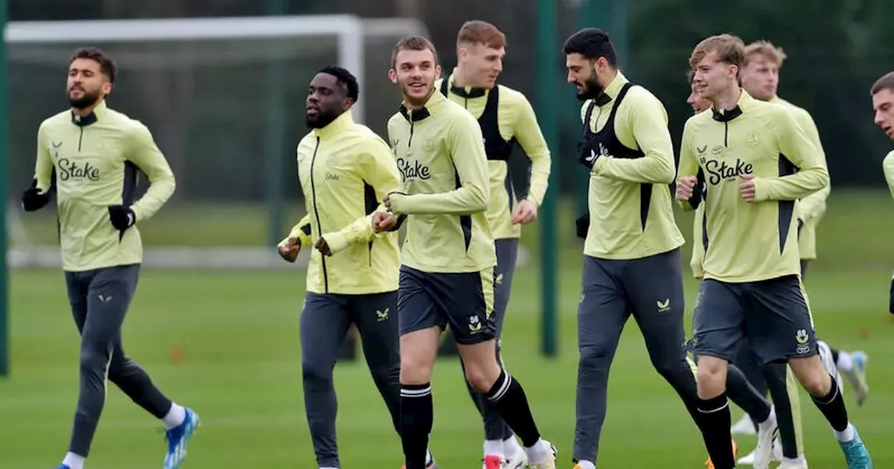 Everton's Stanley Mills Returns to First-Team Training After 11-Month Injury Absence