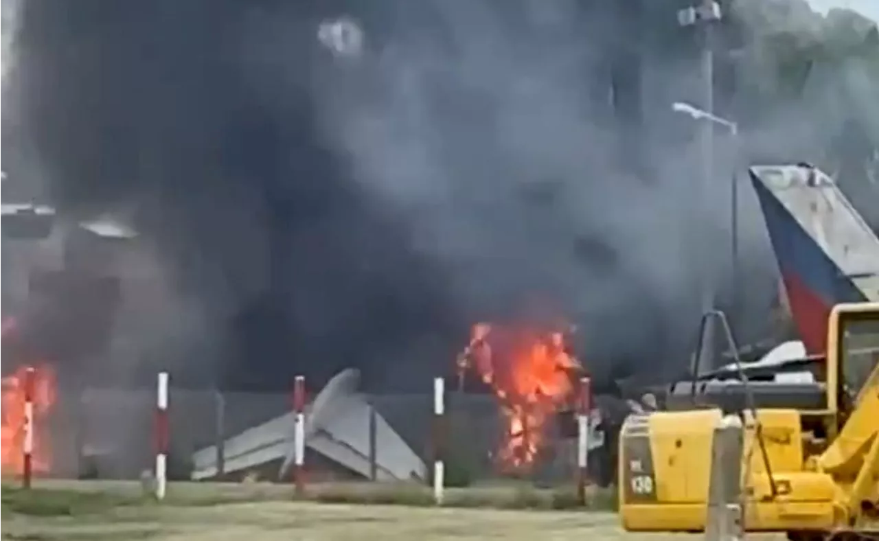 Avión privado choca y se incendia en Buenos Aires; mueren los dos pilotos