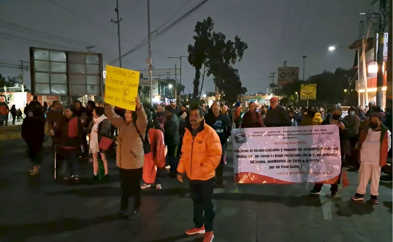 Trabajadores del SAPASE bloquean avenidas en Ecatepec