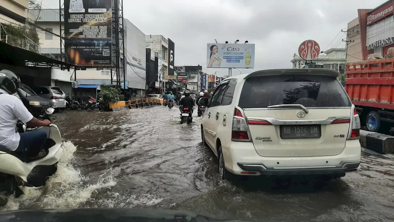 Genangan Rob Menderita Ponetiak dan Ketapang