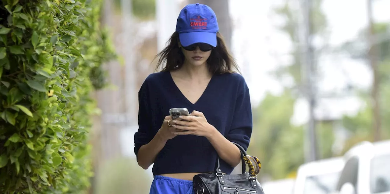 Kaia Gerber Accessorizes an Off-Duty Look With the Slouchy Bag All the Girls Want