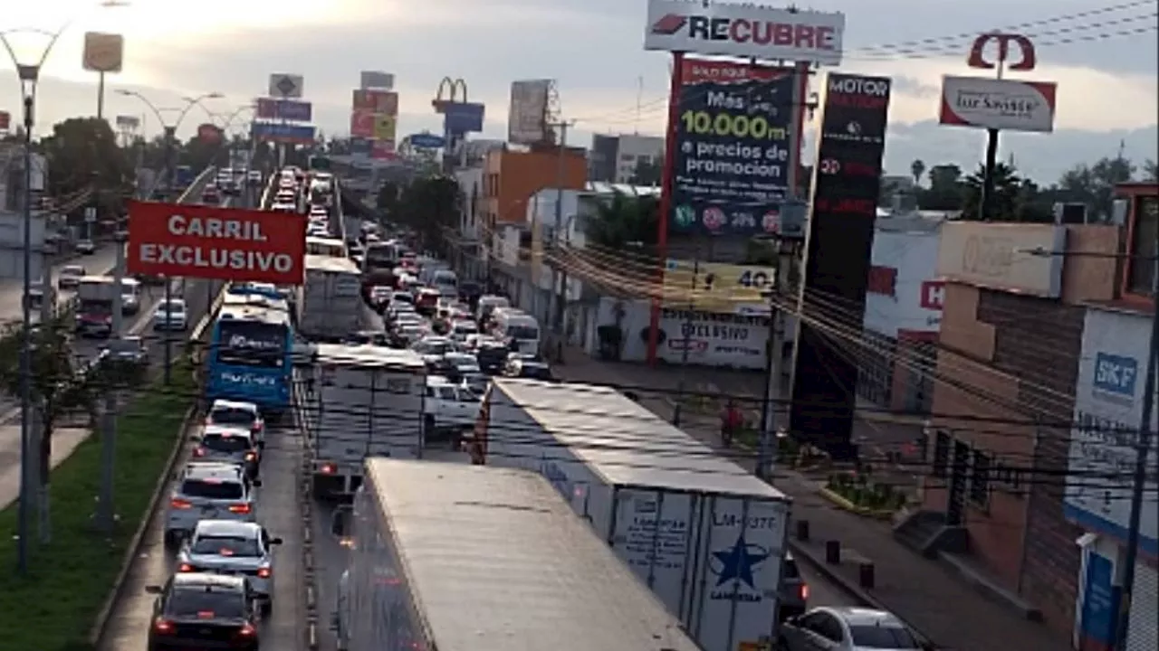 Bloqueo en Periférico y Río de los Remedios por Demanda Laboral en Ecatepec