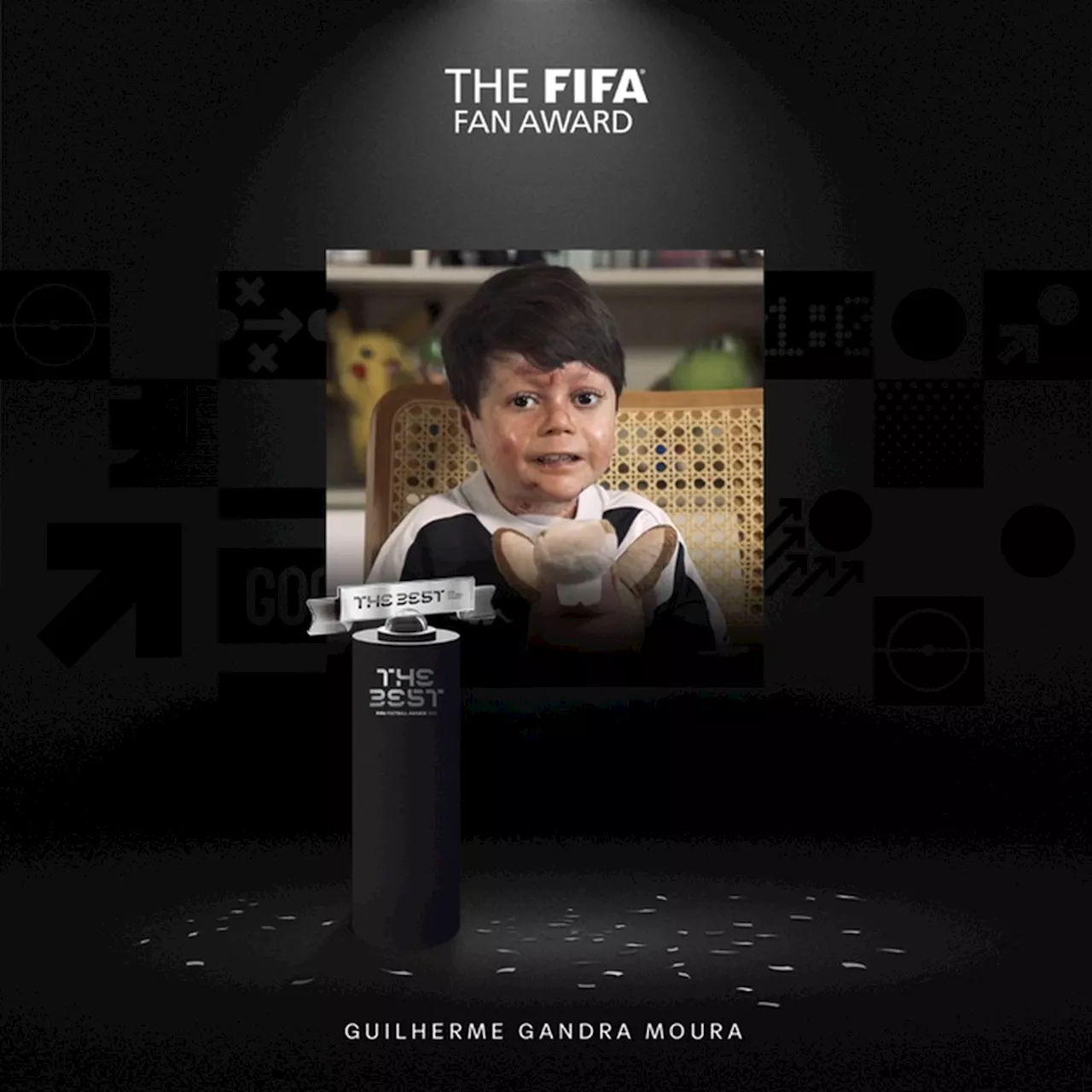 Menino Gui, torcedor do Vasco, recebe prêmio de melhor torcedor no Fifa The Best