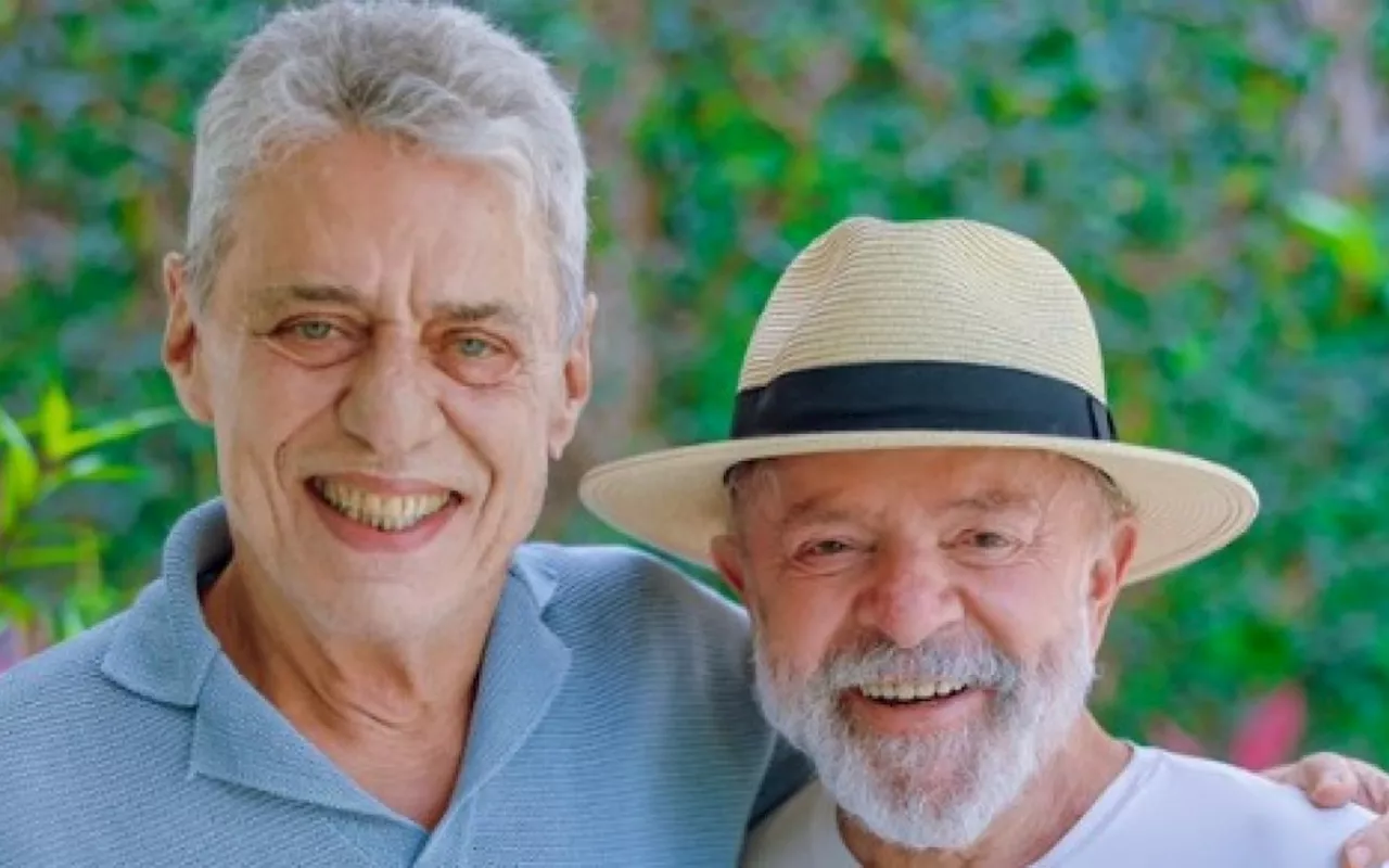 Chico Buarque Visita Lula em São Paulo