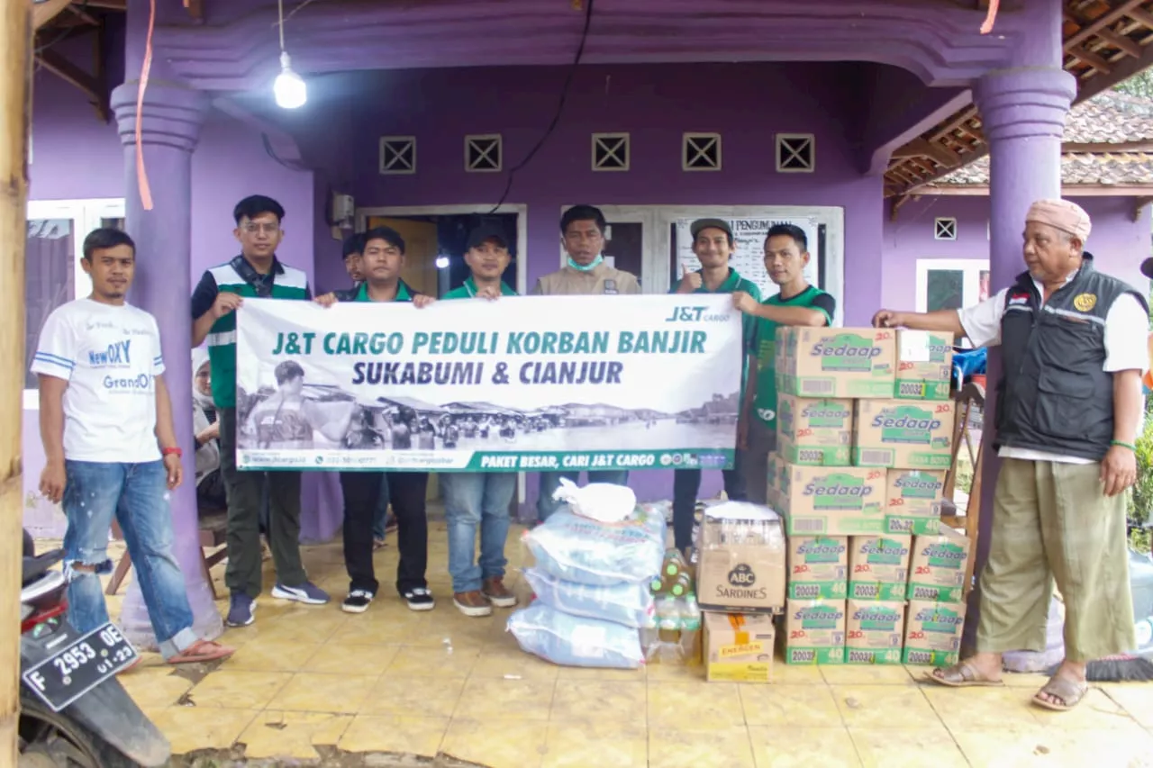 J&T Cargo Bantu Korban Banjir di Sukabumi dan Cianjur