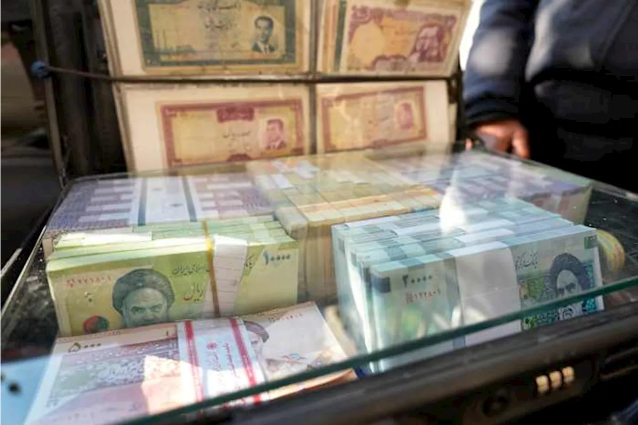 Iran Injects $220 Million to Stabilize Plunging Currency Amid Energy Crisis