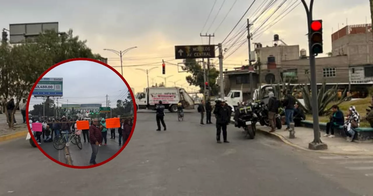 Bloqueos en Ecatepec causan caos vial y afectan transporte público