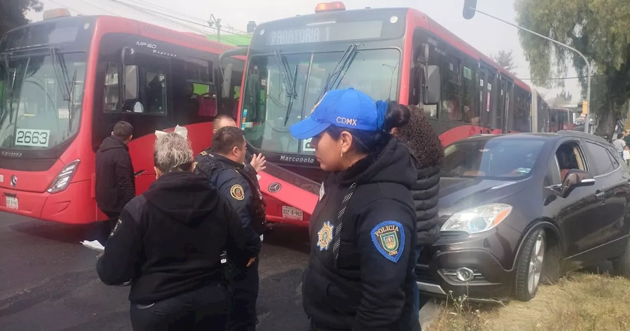 Choque entre camioneta y Metrobús deja seis lesionados en la CDMX