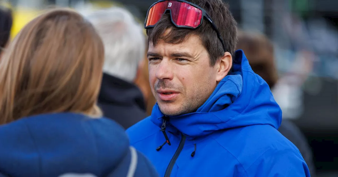 Sébastien Simon en tête du Vendée Globe dans le Pacifique Sud