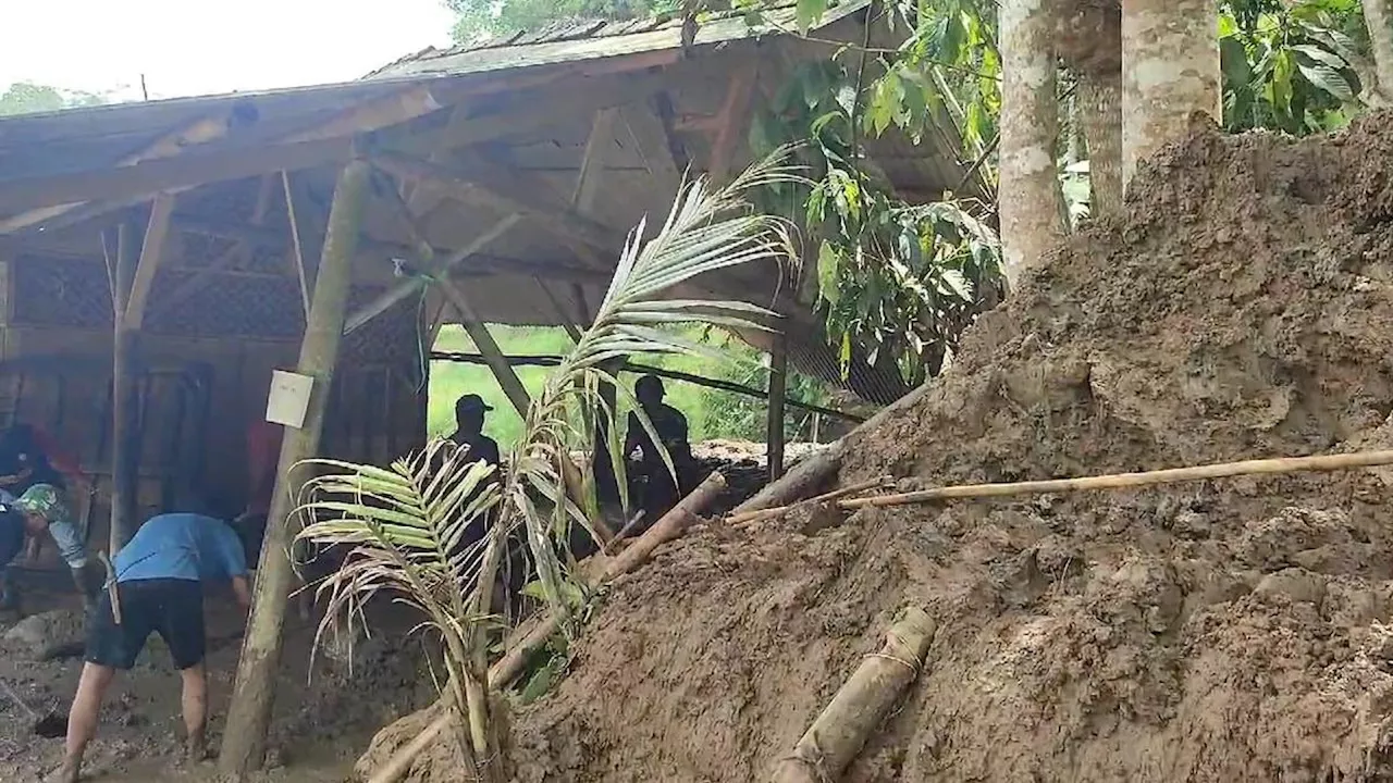 Longsor Akses Kampung Naga, Tidak Ada Korban Jiwa