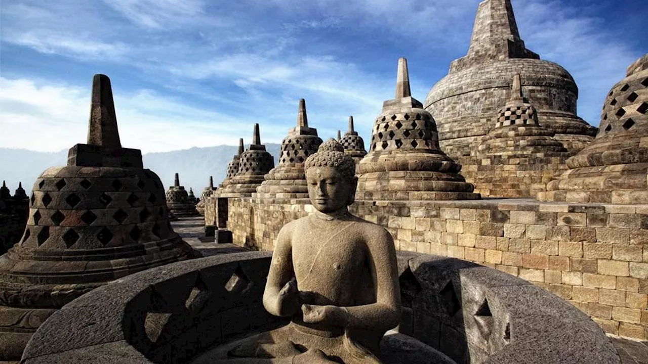 Prediksi Ratusan Ribu Kunjungan Candi Borobudur, Prambanan, dan Ratu Boko di Tahun Baru 2025