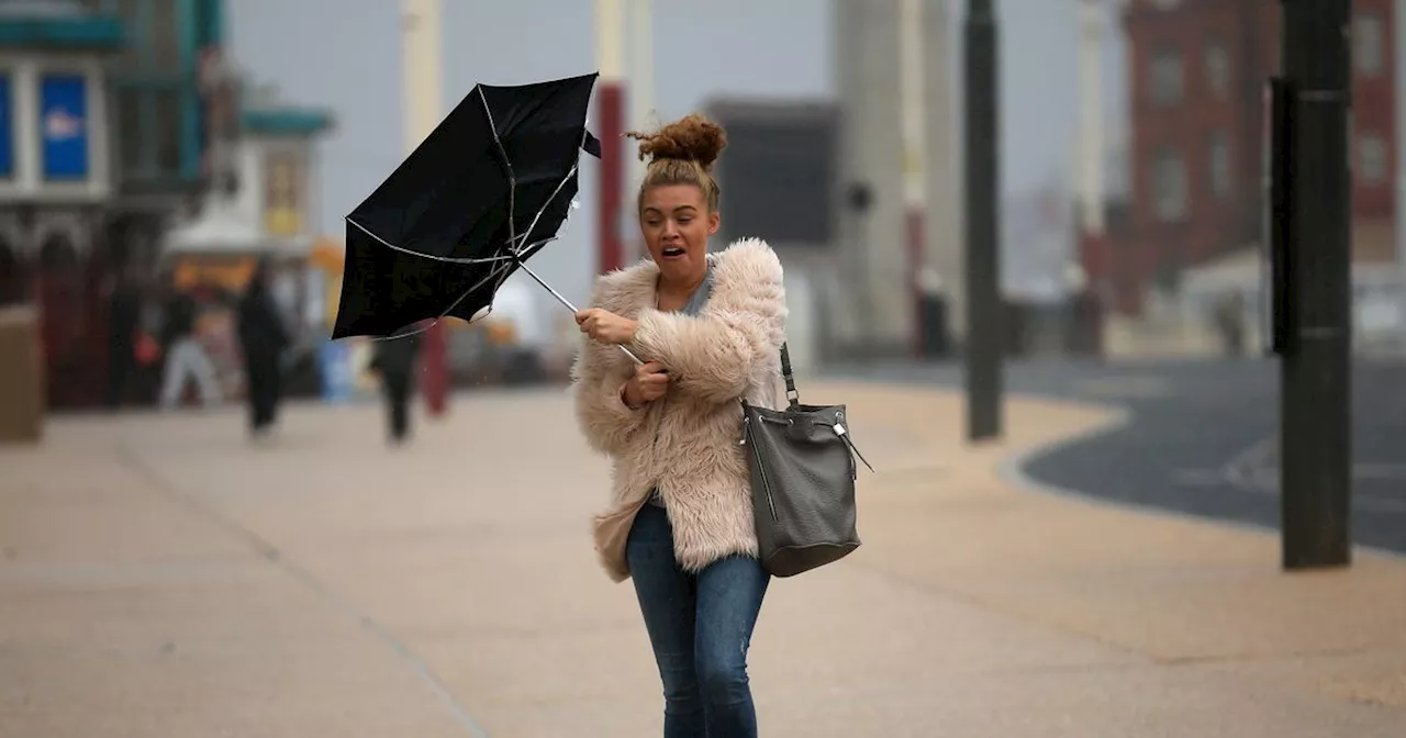 Strong winds batter Lancs with heavy rain incoming as 11-hour warning issued