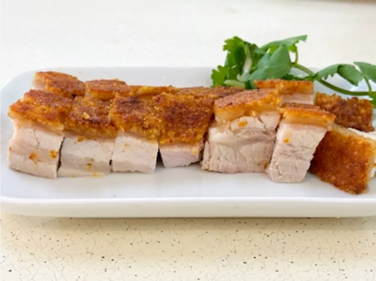 Skip the Michelin Wait: Zheng Kee Restaurant's Roast Pork is a Hidden Gem