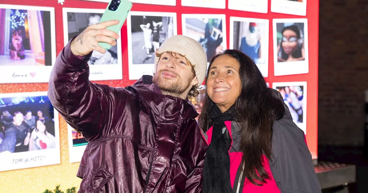 Tom Grennan Surprises Manchester Fans with Christmas Sing-Along