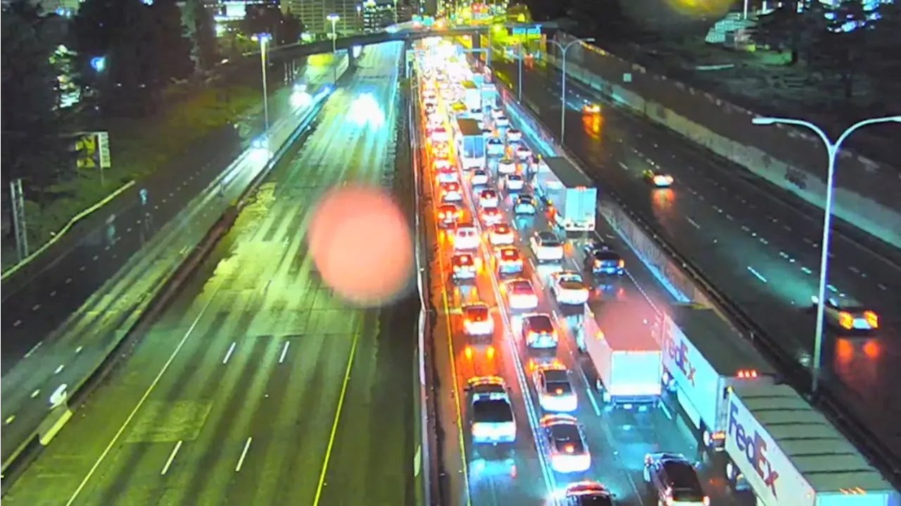 Lane Closures Cause Traffic Delays on I-5