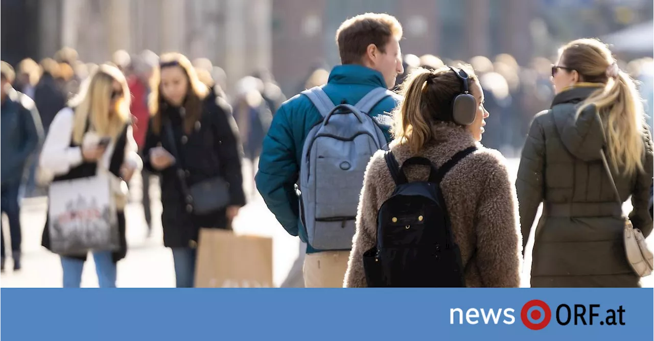 Zufriedenheit mit politischem System steigt - Arm-Reich-Spaltung wächst