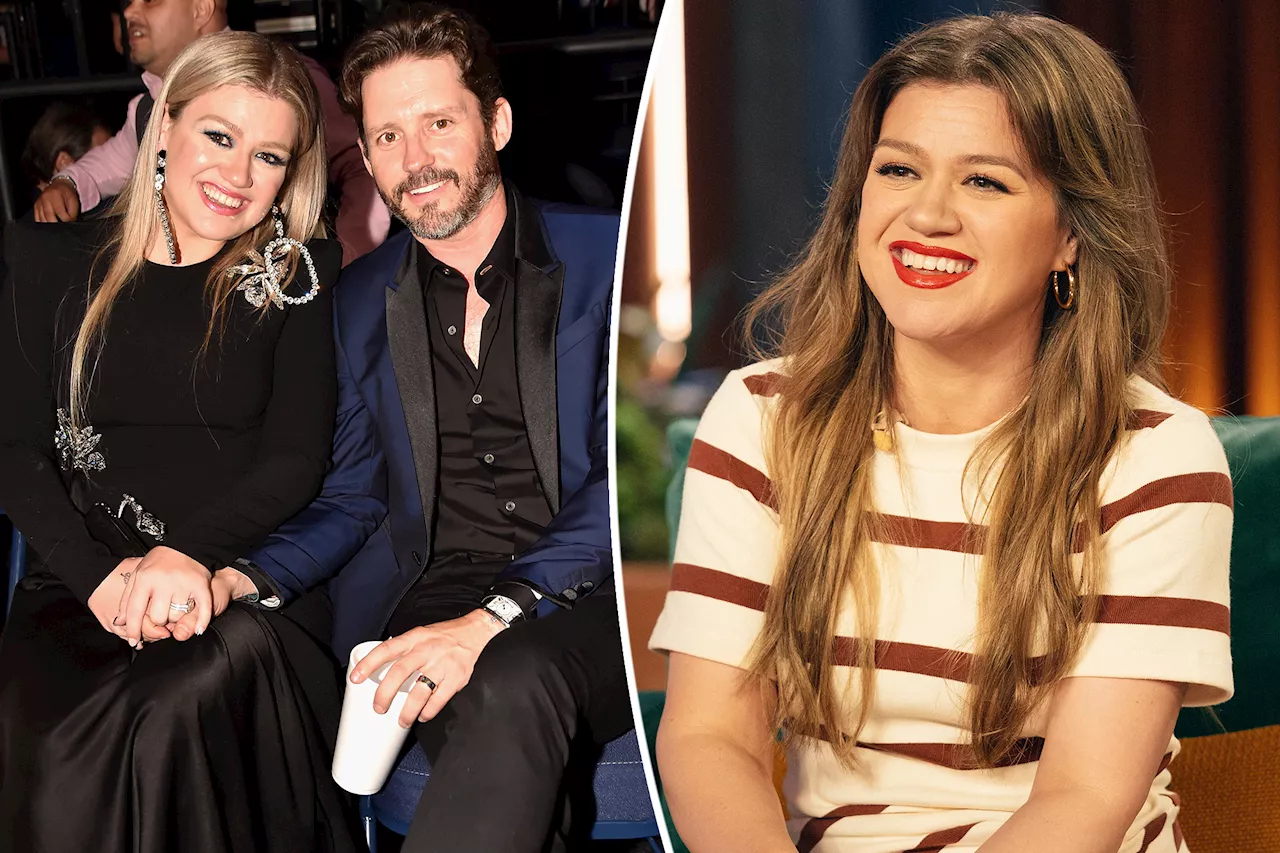 Kelly Clarkson 'Felt Single' During Marriage, Source Says