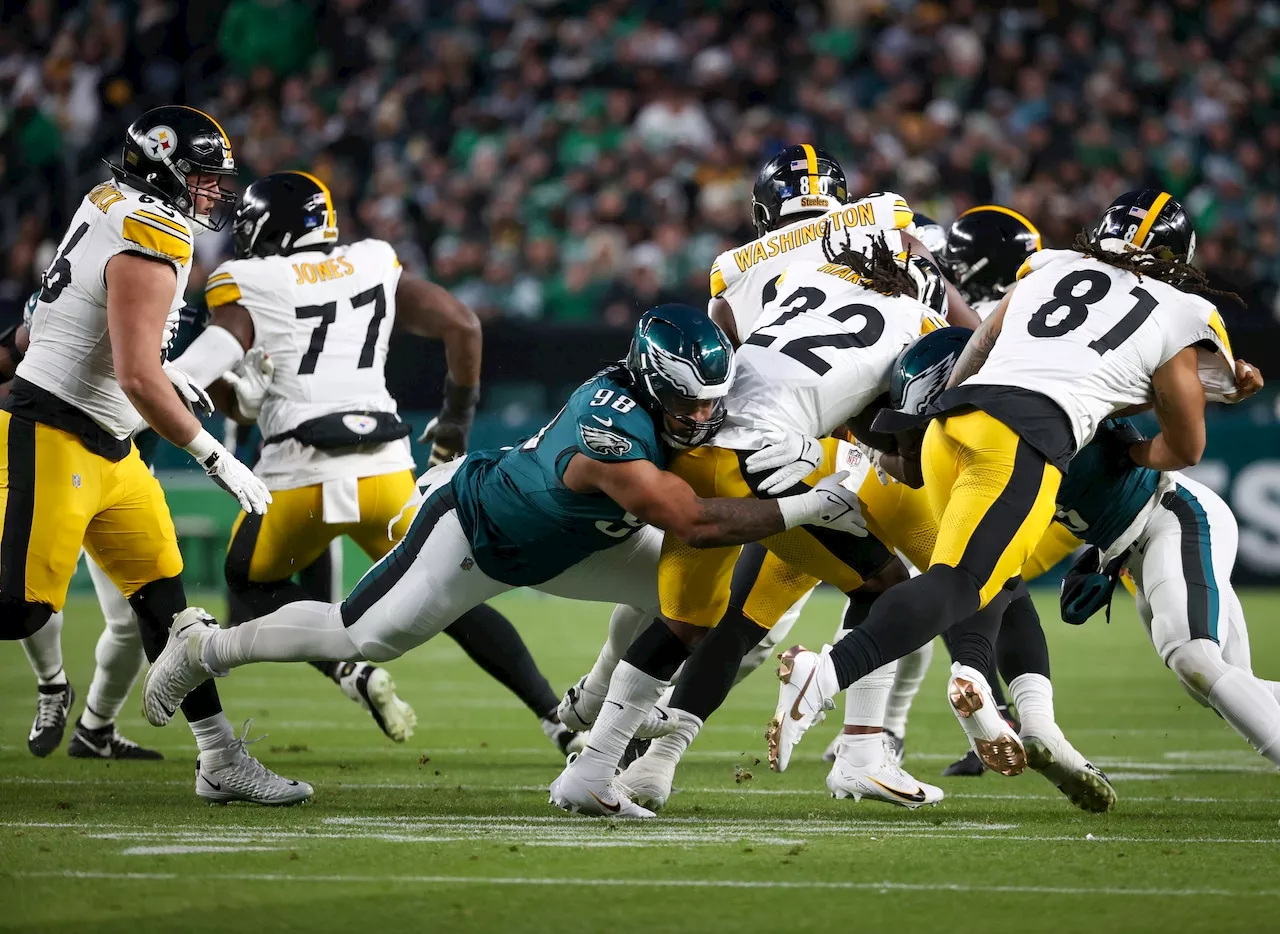 Eagles Dominate Steelers in First Half with Defensive Masterclass