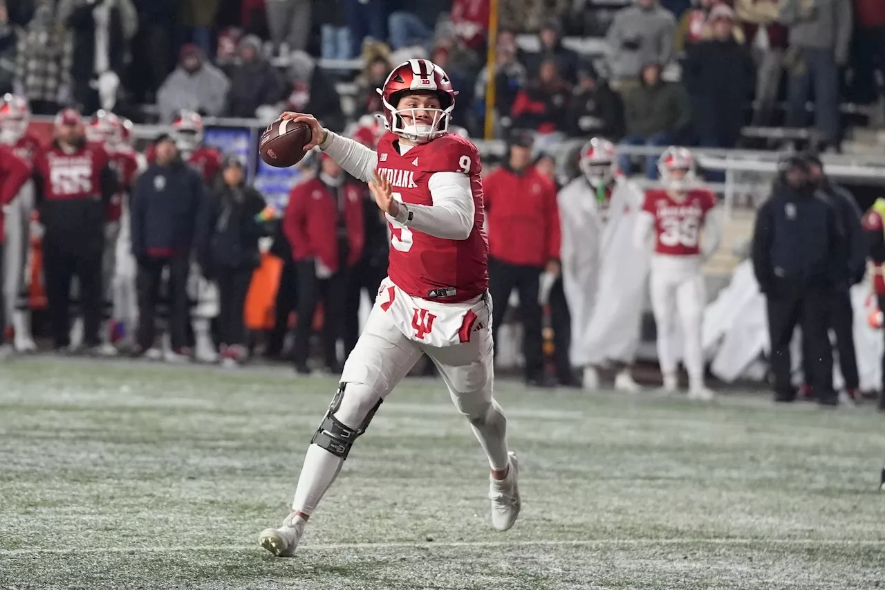 Ticket Prices Fall as Notre Dame Favored in CFP Opener Against Indiana