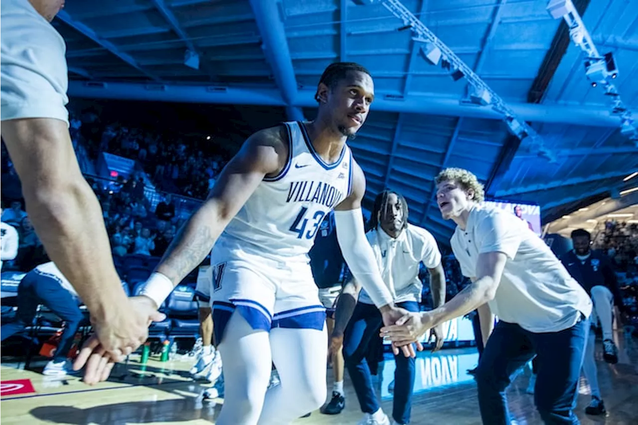 Villanova's Eric Dixon Leading All-American Campaign, Getting Support From Teammates