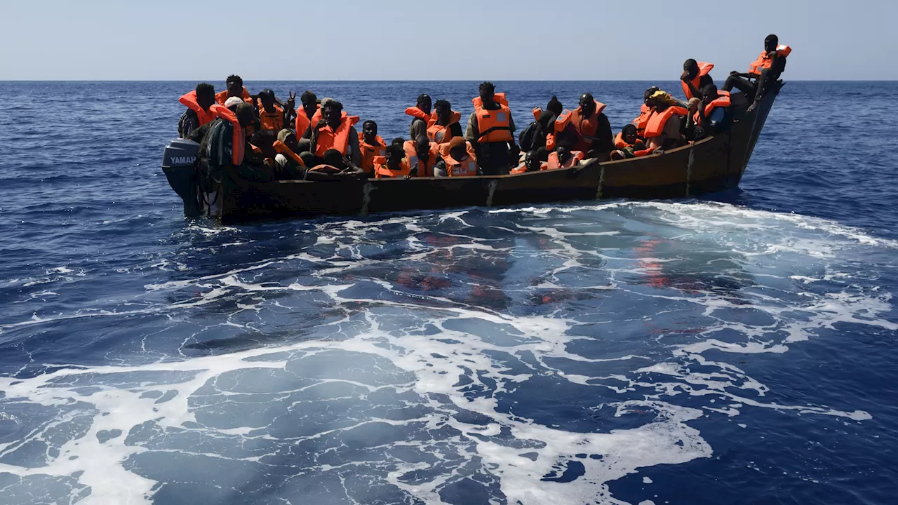 Mueren 20 emigrantes y cinco son rescatados en un naufragio frente a las costas tunecinas