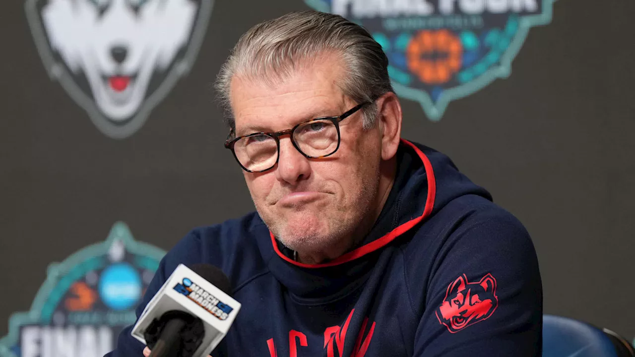 Geno Auriemma's Hilarious Halftime Speech to Sue Bird and the UConn Huskies