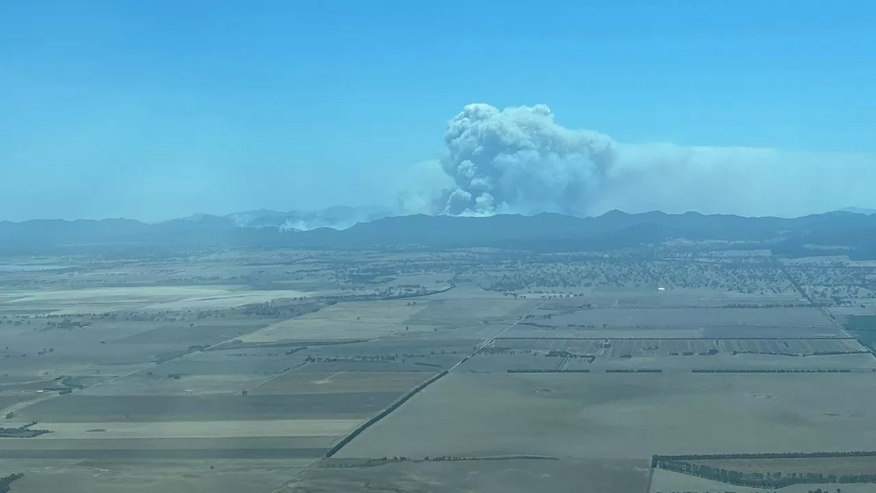 Grampians National Park Bushfire Rages, Residents Warned to Evacuate