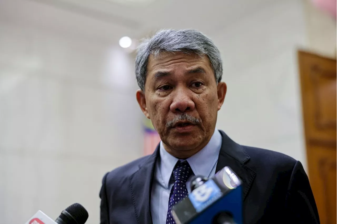 Malaysia's Foreign Minister Apologizes for Smoking in Prohibited Area