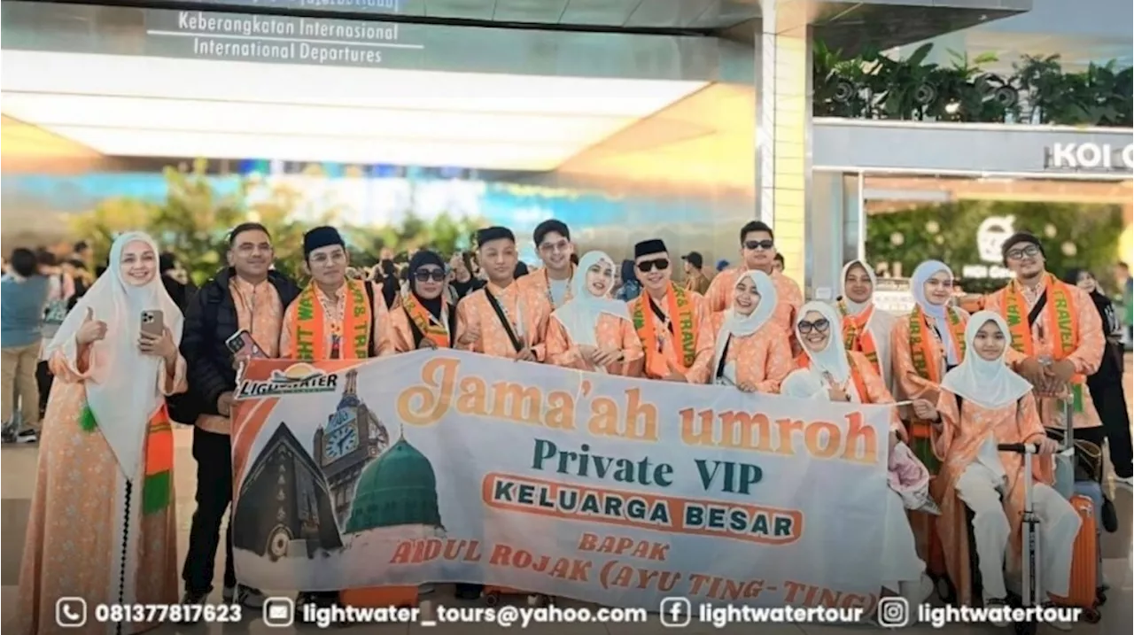 Seragam Umrah Keluarga Ayu Ting Ting Rancangan Yanti Adeni