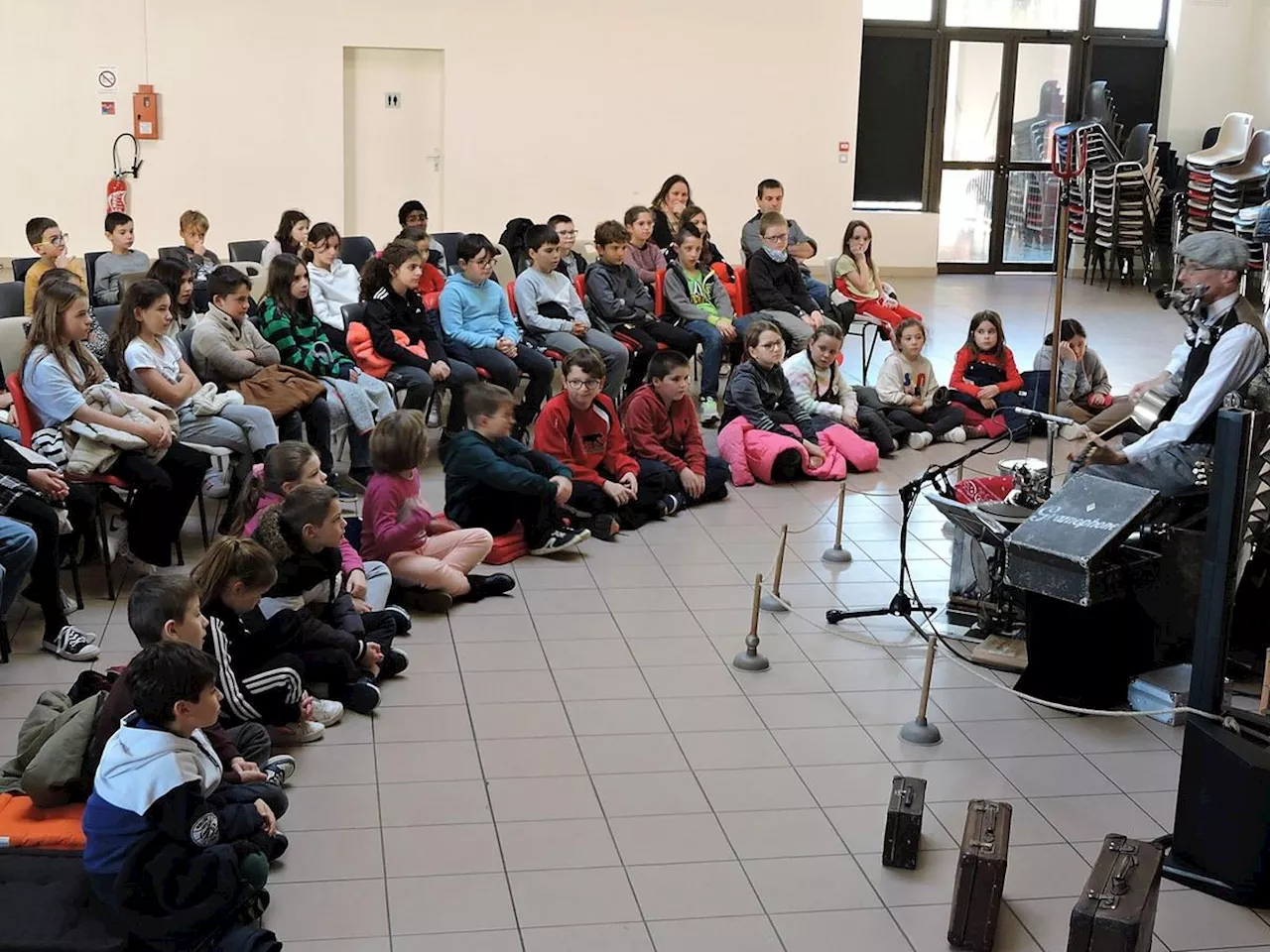 Le CCAS Offre un Spectacle de Noël Inoubliable aux Enfants