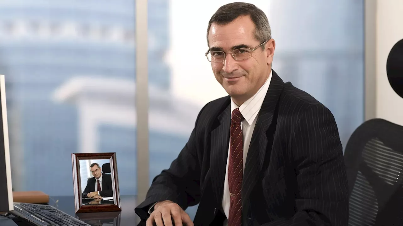 CEO Motivates Himself With Photo of Self