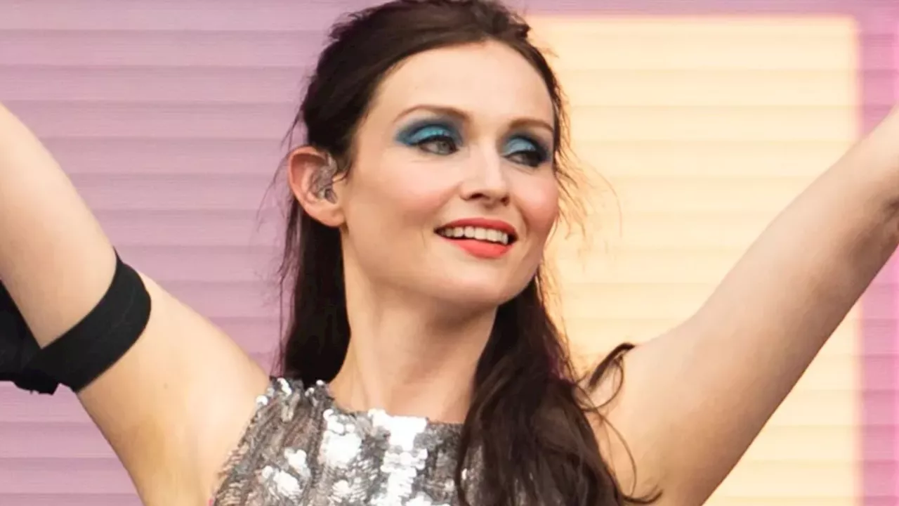 Sophie Ellis-Bextor to be joined by three chart legends for BBC NYE special...