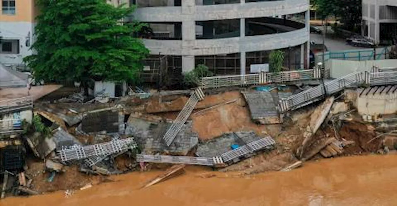 Kelantan Riverbank Collapse Sparks Disaster Zone Declaration and Safety Concerns